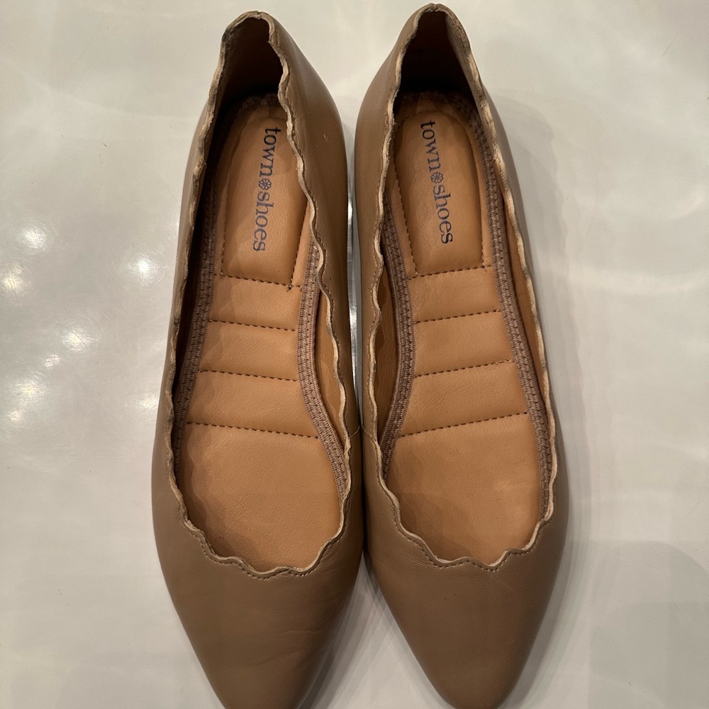 Nude ballerina flats